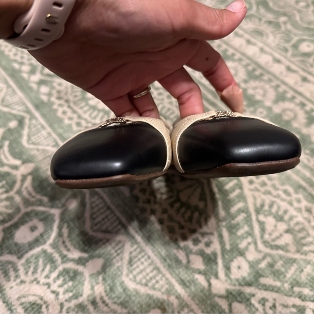 Women's Sam Edelman Kara 2 Two-Tone Beige and Black Slingback Flats - Picture 7 of 9